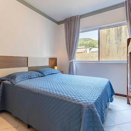 בומבינאס Apartamento A Poucos Passos Da Praia Da Conceicao מראה חיצוני תמונה