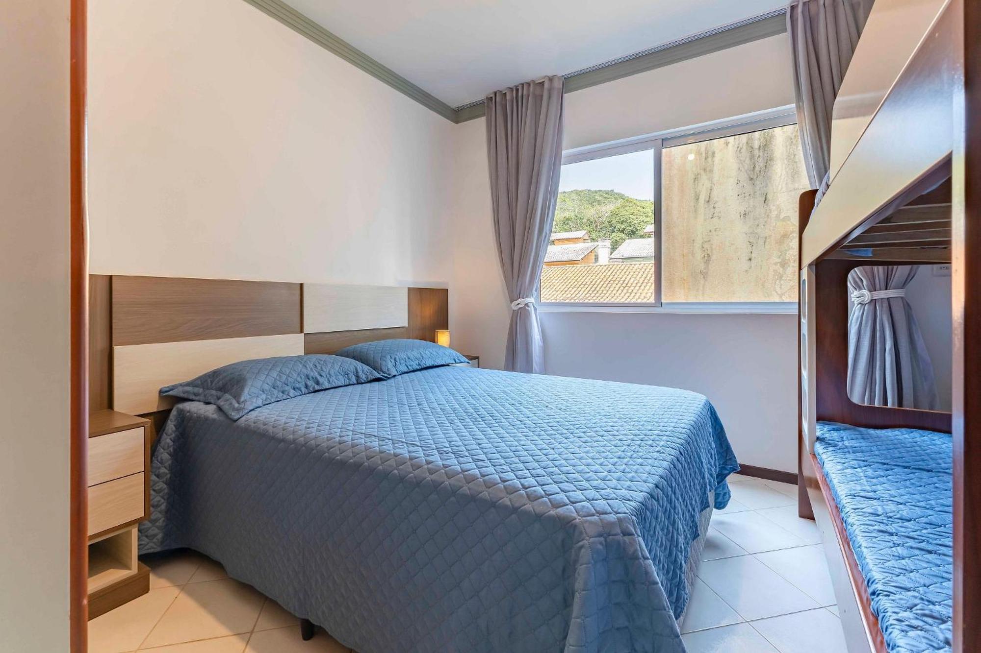 בומבינאס Apartamento A Poucos Passos Da Praia Da Conceicao מראה חיצוני תמונה