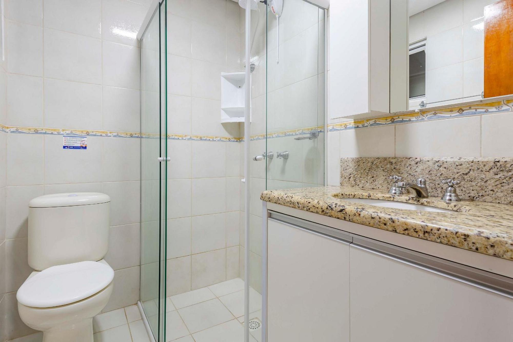 בומבינאס Apartamento A Poucos Passos Da Praia Da Conceicao מראה חיצוני תמונה