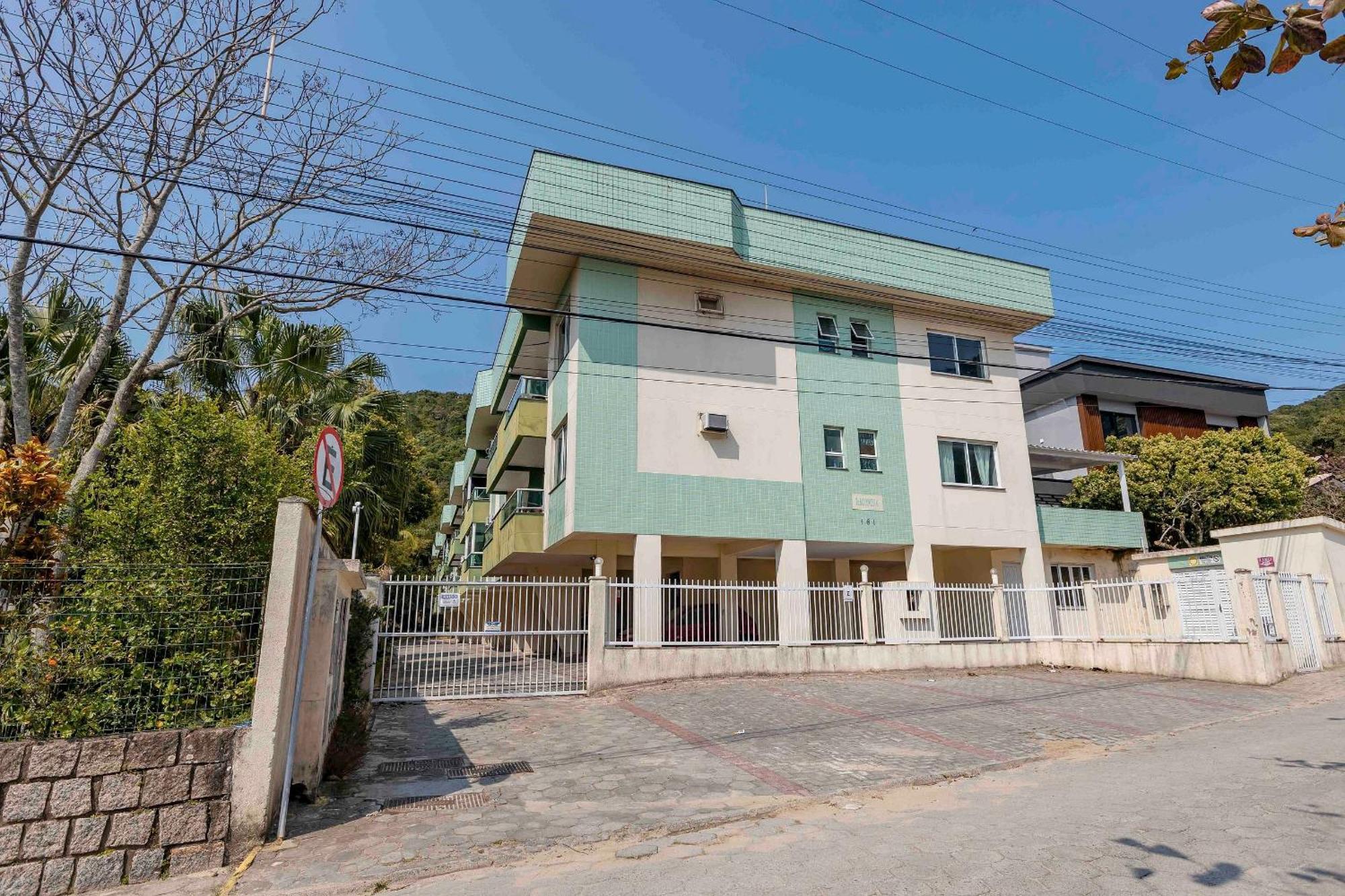 בומבינאס Apartamento A Poucos Passos Da Praia Da Conceicao מראה חיצוני תמונה