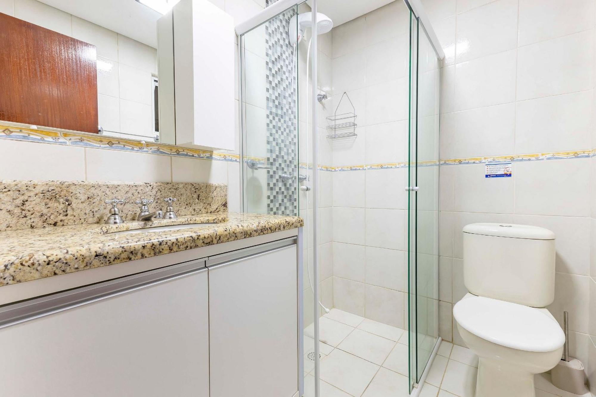 בומבינאס Apartamento A Poucos Passos Da Praia Da Conceicao מראה חיצוני תמונה